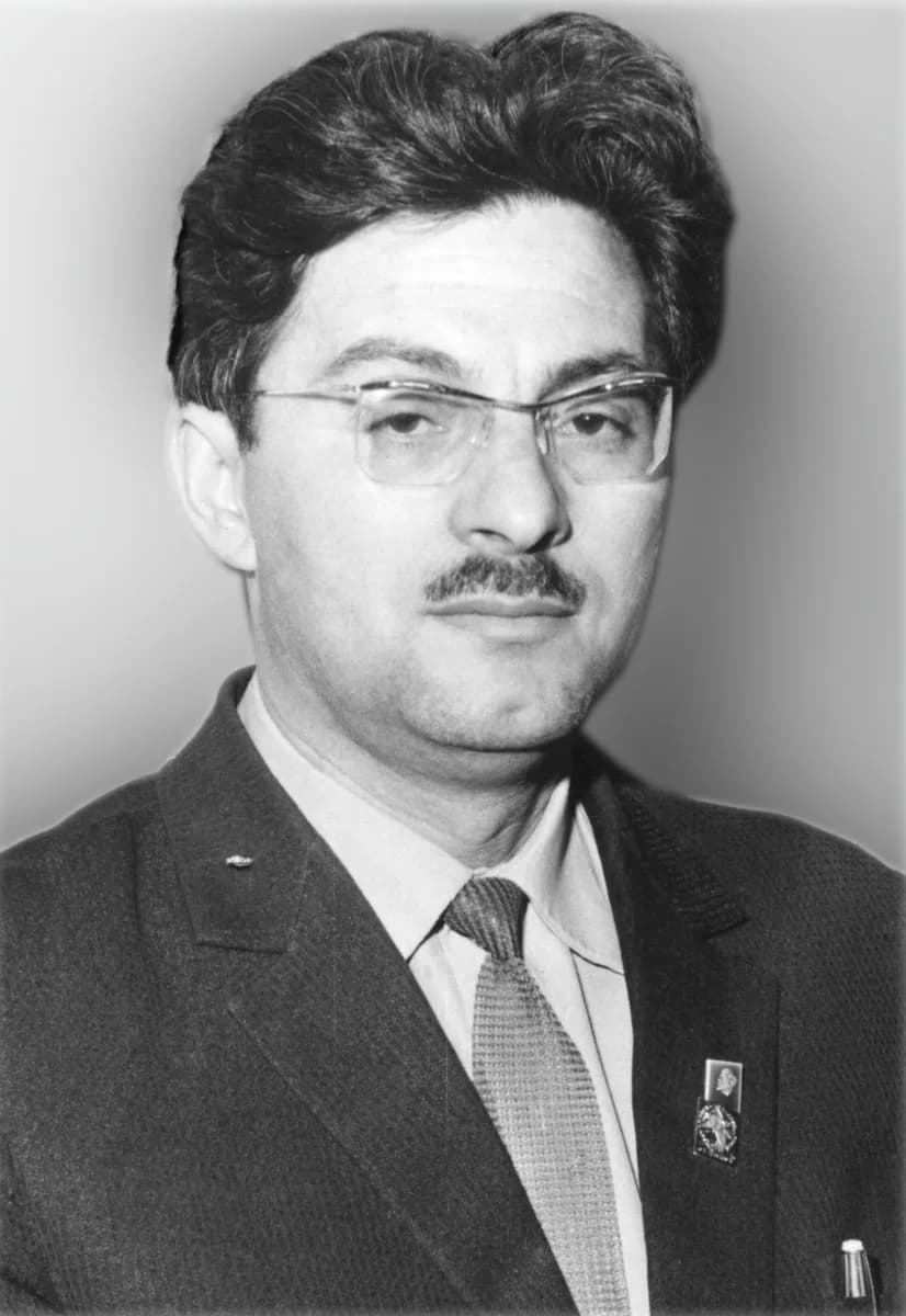 Портрет: Александр Григорьевич Перцовский