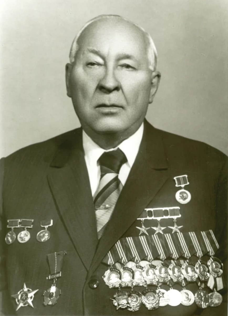 Портрет: Ефим Павлович Славский