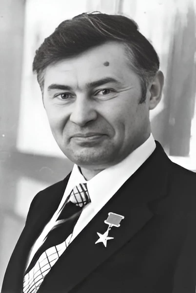 Портрет: Гурий Иванович Марчук