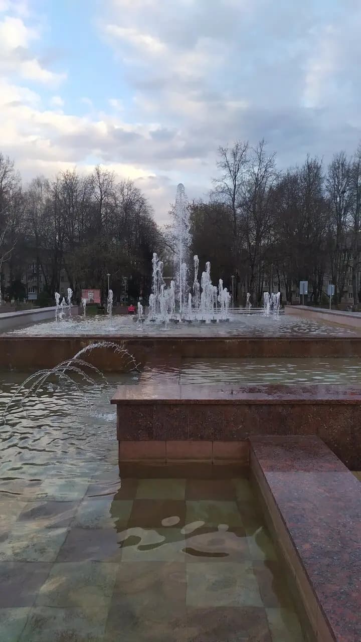 Струи городского фонтана