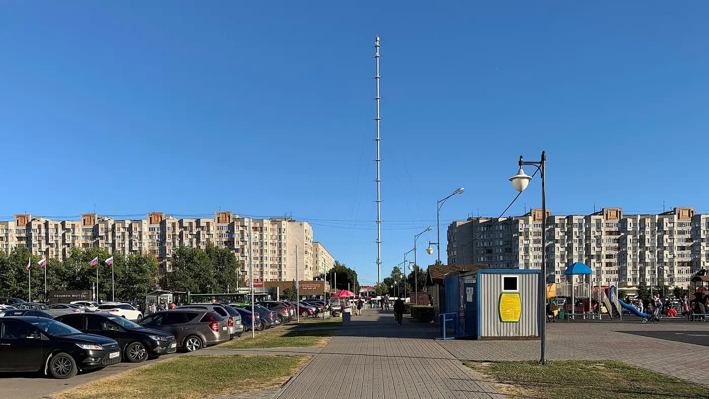 Метеорологическая мачта над Окриджским бульваром
