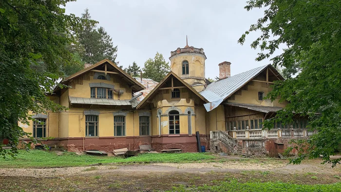 Морозовская дача с башенкой, вид сзади