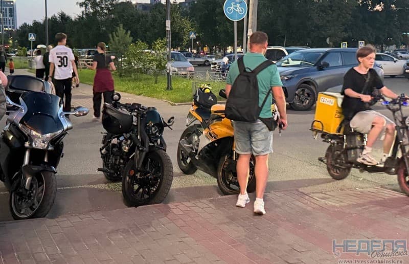 Мотоциклисты кошмарят горожан днями и ночами. И никто им не указ