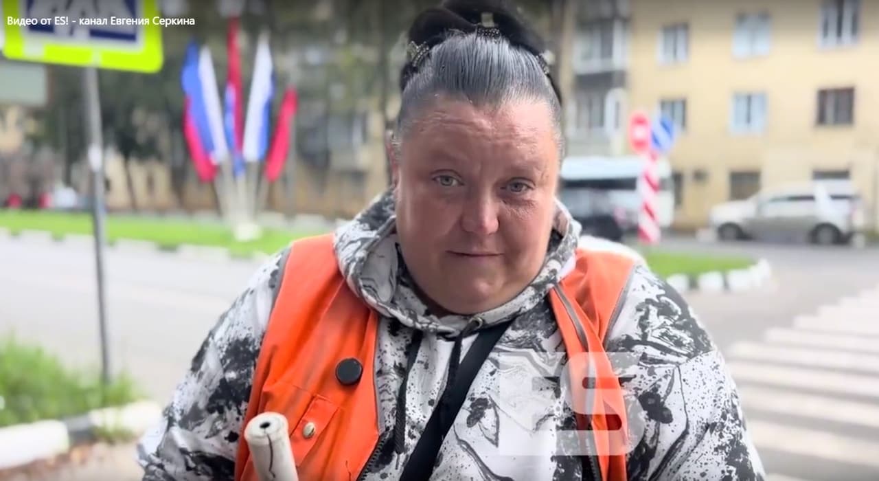 Легенда обнинского ЖКХ Раиса Рябова отмывает подземный переход после вандалов